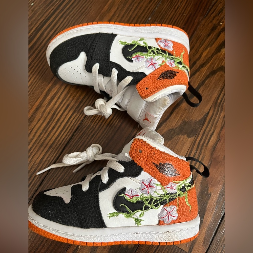 Jordan 1 Mid. Toddler 7c